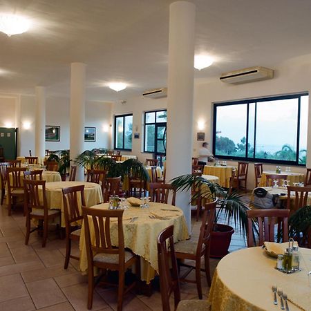 Villaggio Pineta Petto Bianco カーポ・ヴァチカーノ エクステリア 写真