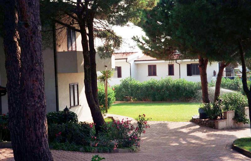 Villaggio Pineta Petto Bianco カーポ・ヴァチカーノ エクステリア 写真