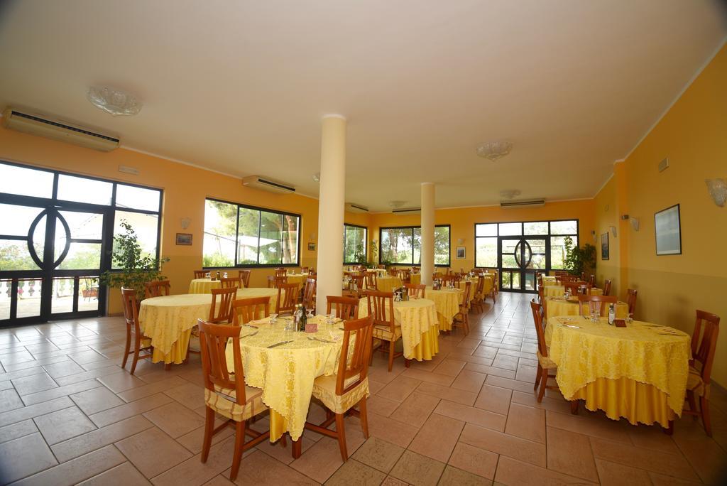 Villaggio Pineta Petto Bianco カーポ・ヴァチカーノ エクステリア 写真