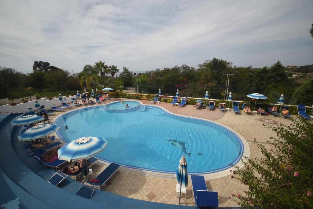 Villaggio Pineta Petto Bianco カーポ・ヴァチカーノ エクステリア 写真